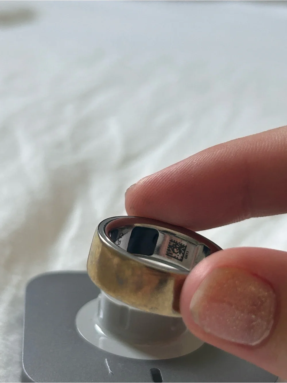 ŌURA Ring 4 Size 9 - Gold
